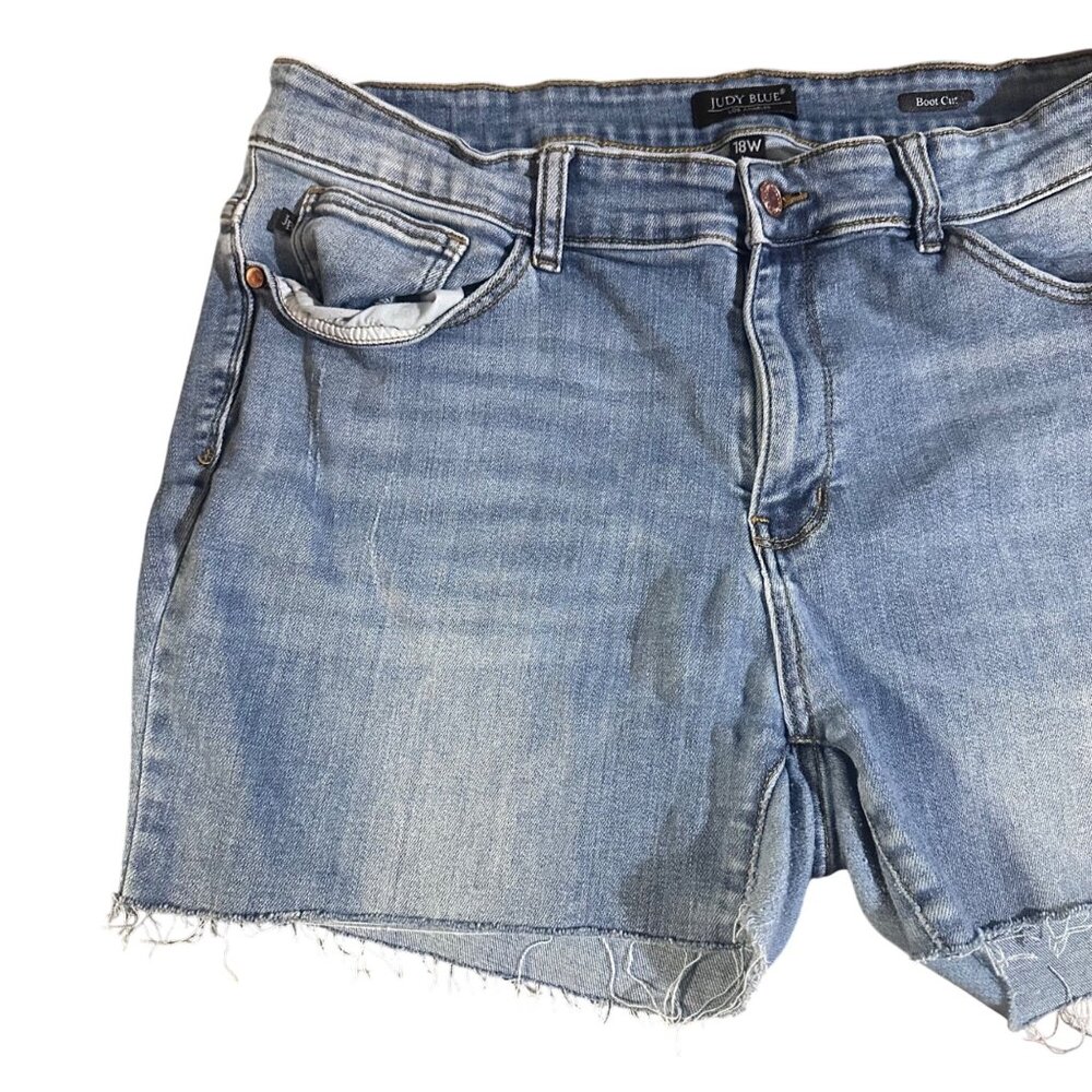 Judy Blue Womens Custom Cutoff Jean Shorts Size 18W Light Wash Frayed Hem Casual - Picture 5 of 11